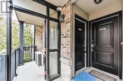 207 - 320 JOHN STREET  Markham, ON L3T 0B1
