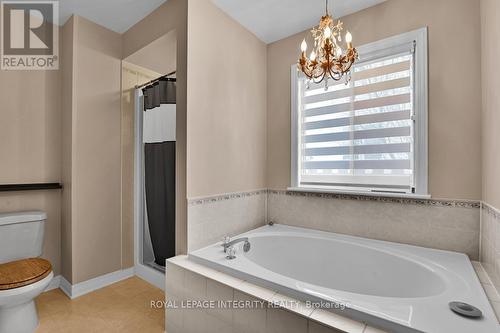 Ensuite bathroom - 49 Sai Crescent, Ottawa, ON - Indoor Photo Showing Bathroom