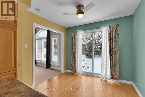 Dining area next to kitchen - 49 Sai Crescent, Ottawa, ON - Indoor Photo Showing Other Room
