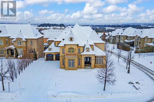 123 CARISBROOKE CIRCLE  Aurora, ON L4G 0K4