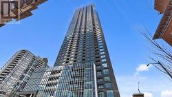 3807 - 395 SQUARE ONE DRIVE  Mississauga, ON L5B 0P6