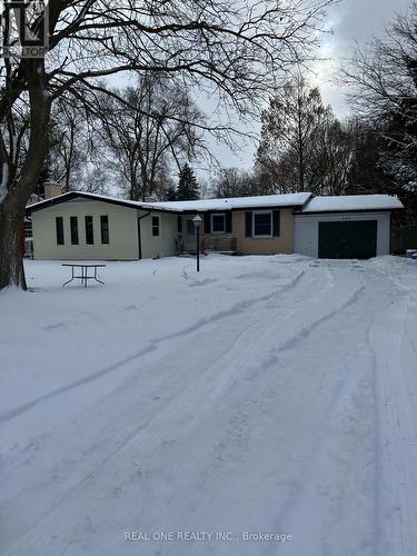 566 MIDDLEWOODS DRIVE  London North, ON N6G 1W4