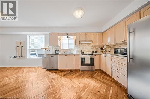 11 Renner Drive, Cambridge, ON - Indoor Photo Showing Kitchen