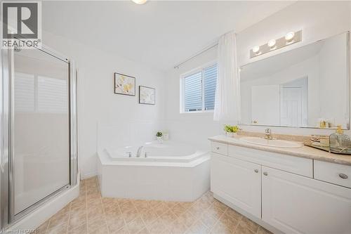 11 Renner Drive, Cambridge, ON - Indoor Photo Showing Bathroom