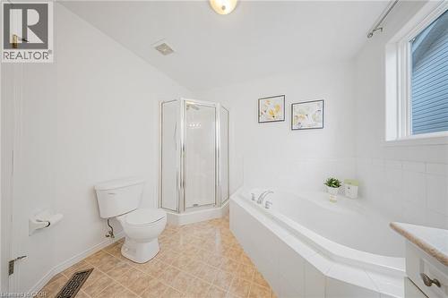 11 Renner Drive, Cambridge, ON - Indoor Photo Showing Bathroom