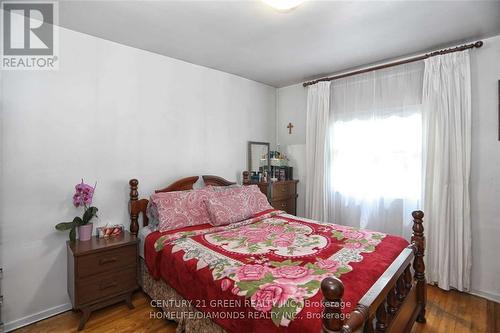 35 York Street, Mississauga, ON - Indoor Photo Showing Bedroom