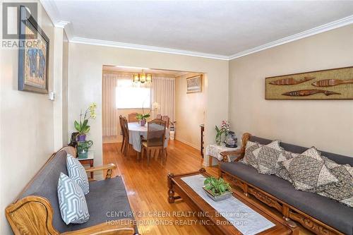 35 York Street, Mississauga, ON - Indoor Photo Showing Living Room