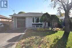 75 SLOANE (LOWER) AVENUE  Toronto, ON M4A 2A8