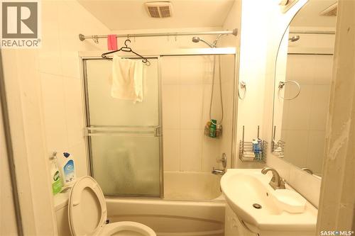 1115 Robinson Street, Regina, SK - Indoor Photo Showing Bathroom