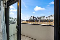 Third Bedroom with balcony access - 