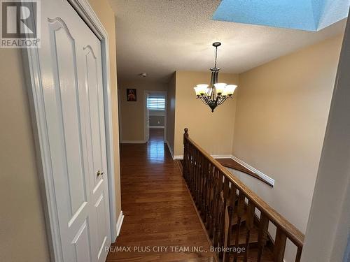 506 Dicenzo Drive, Hamilton, ON - Indoor Photo Showing Other Room