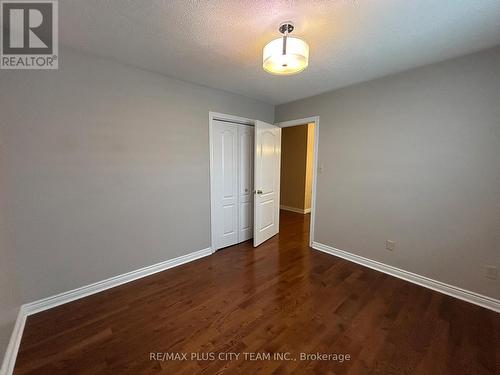 506 Dicenzo Drive, Hamilton, ON - Indoor Photo Showing Other Room