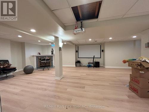 506 Dicenzo Drive, Hamilton, ON - Indoor Photo Showing Other Room