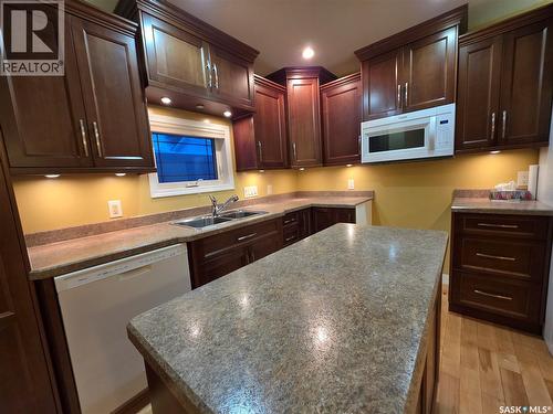 930 North Street, Swift Current, SK - Indoor Photo Showing Kitchen With Double Sink