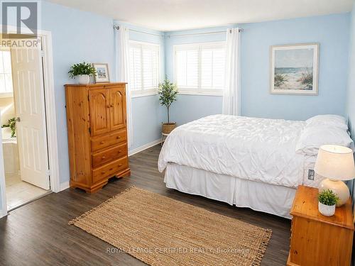 5126 Des Jardines Drive, Burlington, ON - Indoor Photo Showing Bedroom