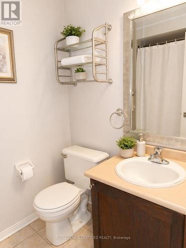 5126 Des Jardines Drive, Burlington, ON - Indoor Photo Showing Bathroom