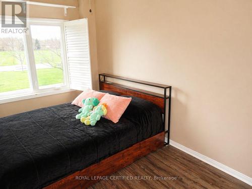 5126 Des Jardines Drive, Burlington, ON - Indoor Photo Showing Bedroom