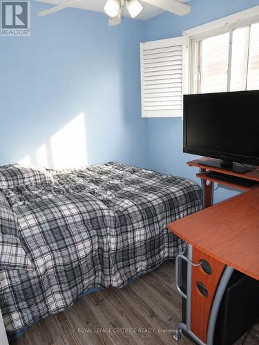 5126 Des Jardines Drive, Burlington, ON - Indoor Photo Showing Bedroom