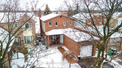 36 Rawling Crescent  Brampton, ON L6Z 1N8