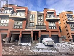 6 - 3 BOND CRESCENT  Richmond Hill, ON L4E 1J4