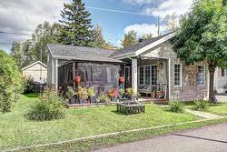 3 19e Rue  Fossambault-Sur-Le-Lac, QC G3N 1K1