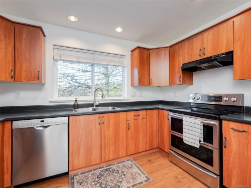 2 Game Rd, View Royal, BC 