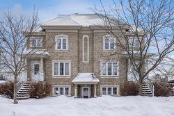 222 Rue des Lys  Saint-Eustache, QC J7P 0C7