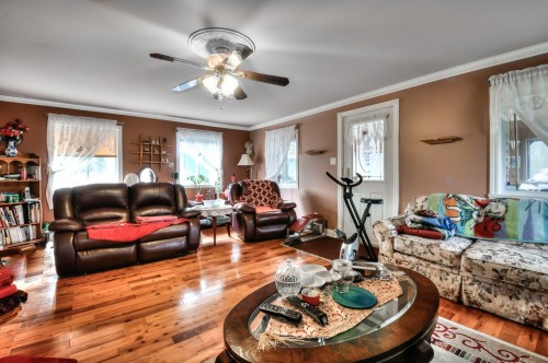 Living Room - 200 Rg Des Cyprès, Saint-Sylvère, QC - Indoor Photo Showing Living Room