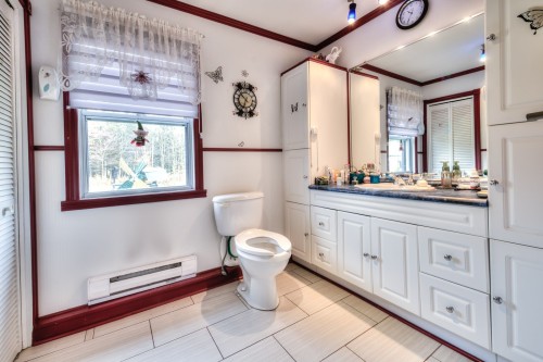 Bathroom - 200 Rg Des Cyprès, Saint-Sylvère, QC - Indoor Photo Showing Bathroom