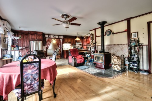 Dining Room - 200 Rg Des Cyprès, Saint-Sylvère, QC - Indoor Photo Showing Other Room