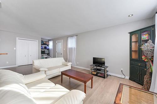 Salle familiale - 970Z Ch. Grainger, Melbourne, QC 