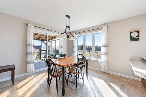 Salle à manger - 970Z Ch. Grainger, Melbourne, QC 