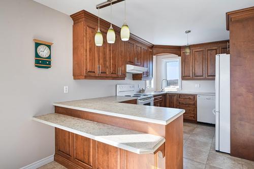 Cuisine - 970Z Ch. Grainger, Melbourne, QC 