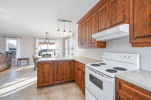 Cuisine - 970Z Ch. Grainger, Melbourne, QC 