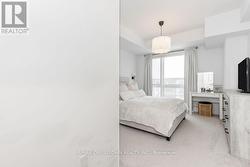 Generously sized primary bedroom - 