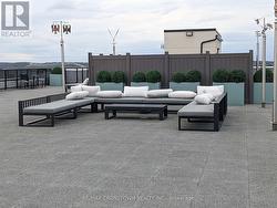 Great for hosting large groups - 