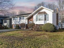 13 P Thomas Drive  Woodlawn, NS B2W 6A1