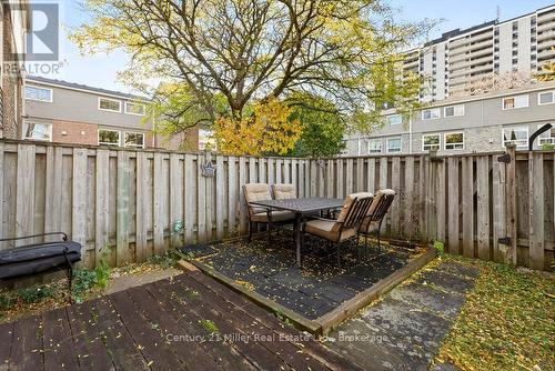 69 - 2050 Upper Middle Road, Burlington (Brant Hills), ON - Outdoor