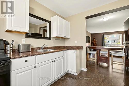 69 - 2050 Upper Middle Road, Burlington (Brant Hills), ON - Indoor Photo Showing Kitchen