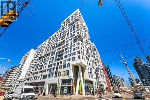 1012 - 27 BATHURST STREET  Toronto, ON M5V 2P1