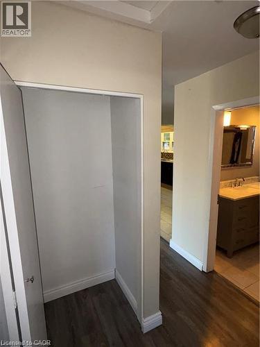 105 Westmount Road E, Kitchener, ON - Indoor Photo Showing Other Room