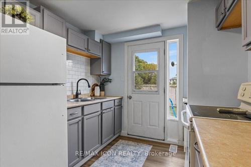 331 Preston Parkway, Cambridge, ON - Indoor Photo Showing Kitchen With Double Sink