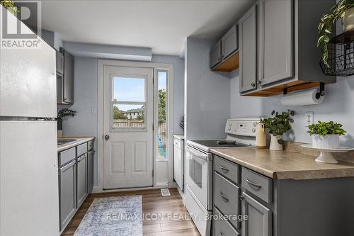 331 Preston Parkway, Cambridge, ON - Indoor Photo Showing Kitchen