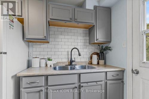331 Preston Parkway, Cambridge, ON - Indoor Photo Showing Kitchen With Double Sink