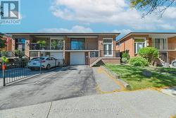 4 PETUNIAS ROAD  Brampton, ON L6V 3G8