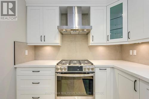 2420 Raymore Drive, Burlington, ON - Indoor Photo Showing Kitchen