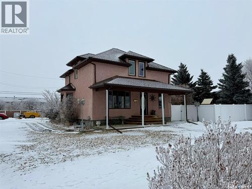 205 5th AVENUE E  Gravelbourg, SK S0H 1X0