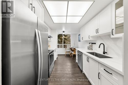 216 - 7 Bishop Avenue, Toronto, ON - Indoor Photo Showing Kitchen With Upgraded Kitchen