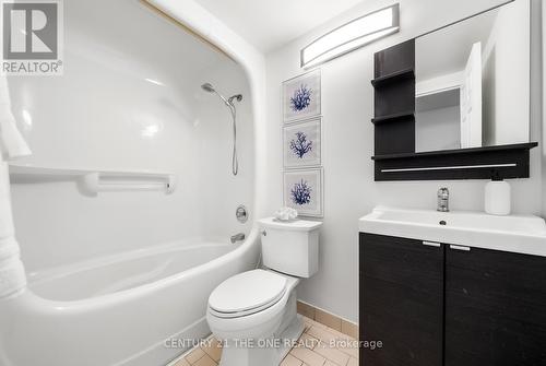 216 - 7 Bishop Avenue, Toronto, ON - Indoor Photo Showing Bathroom