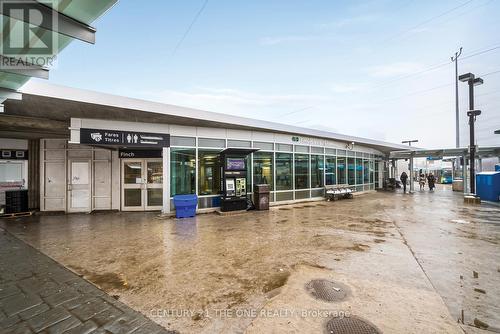 216 - 7 Bishop Avenue, Toronto, ON - Outdoor